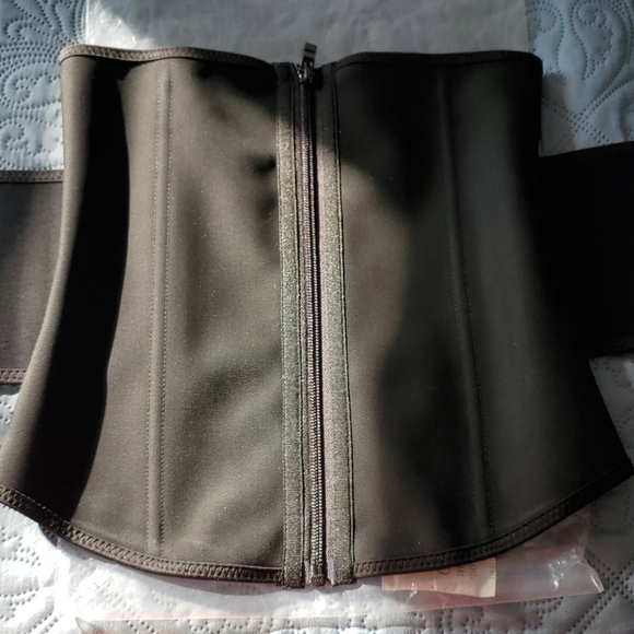 NWT Body Shaper (waist trainer) - Picture 3 of 7